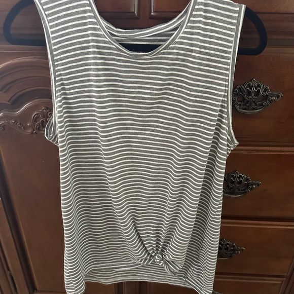 Striped Gray Sleeveless Top - Picture 2 of 6